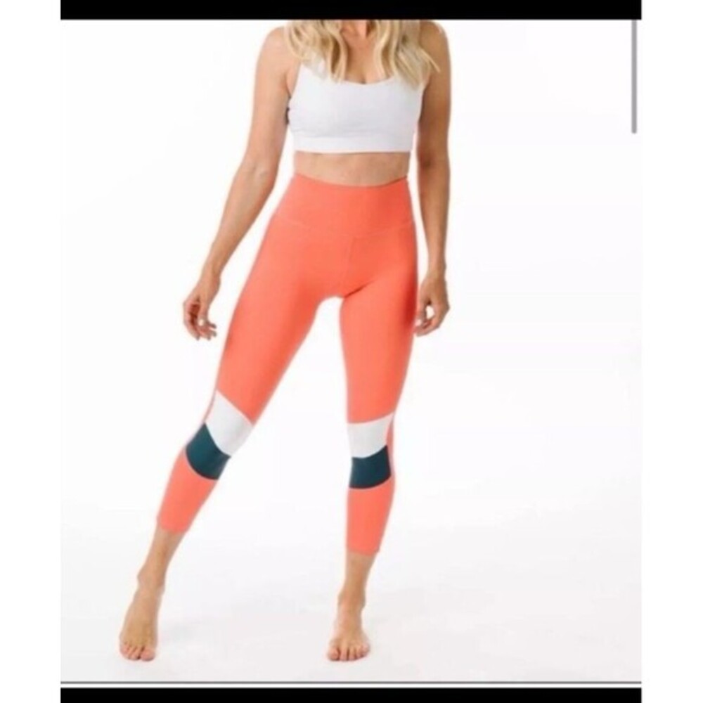 ZYIA 2 pack‎ - Light n Tight High-Rise Capri and full length Leggings Size 6-8